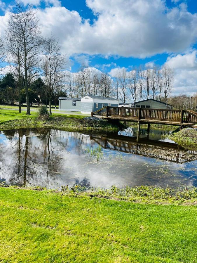 Beryl Lodge With Hot Tub York Exterior foto
